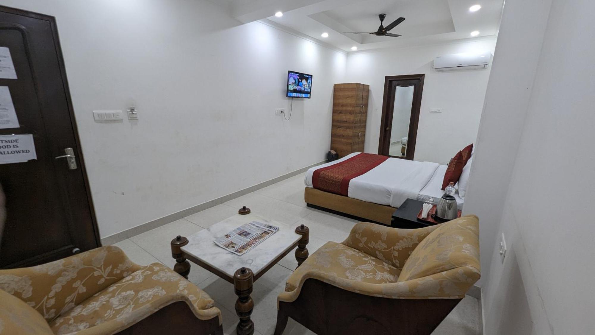 Hotel Moon Taj Near Yashobhoomi Convention Centre Delhi  Exterior foto