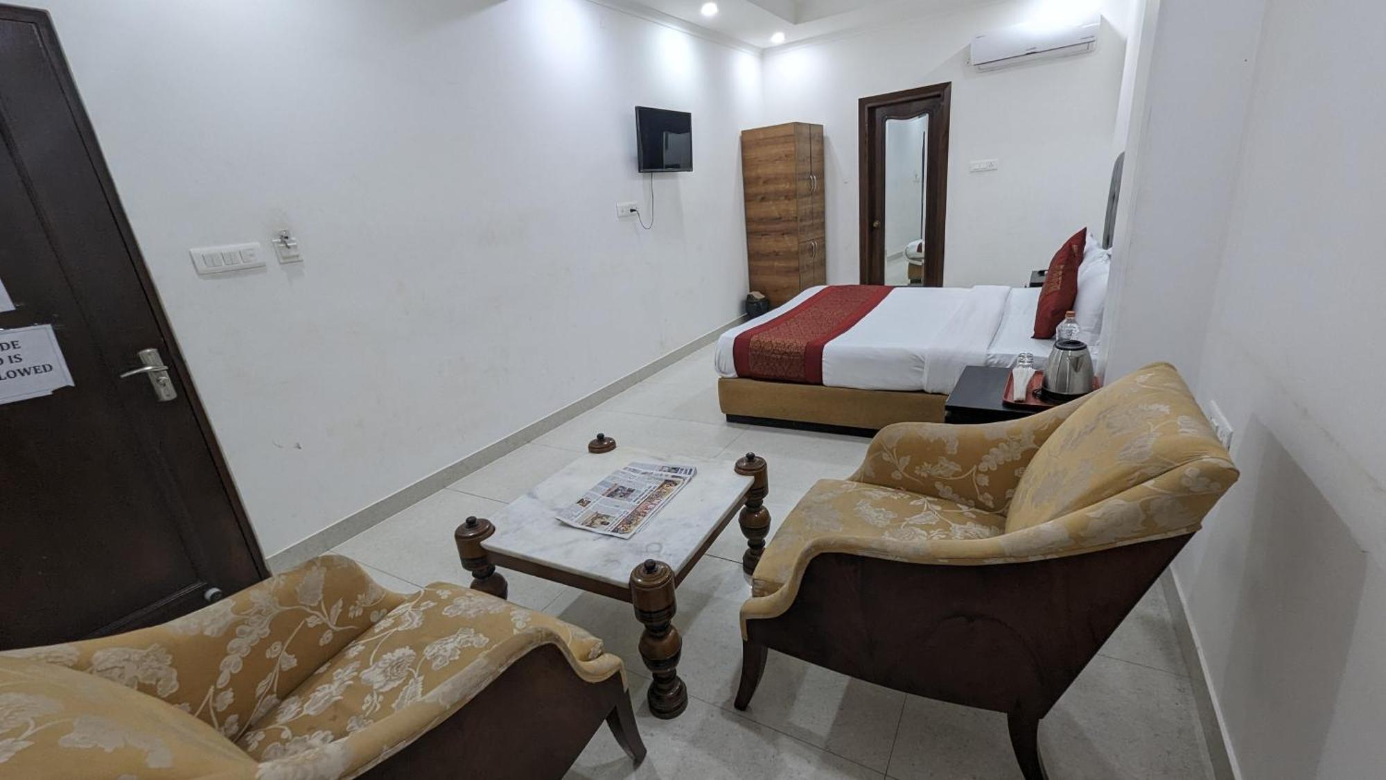 Hotel Moon Taj Near Yashobhoomi Convention Centre Delhi  Exterior foto
