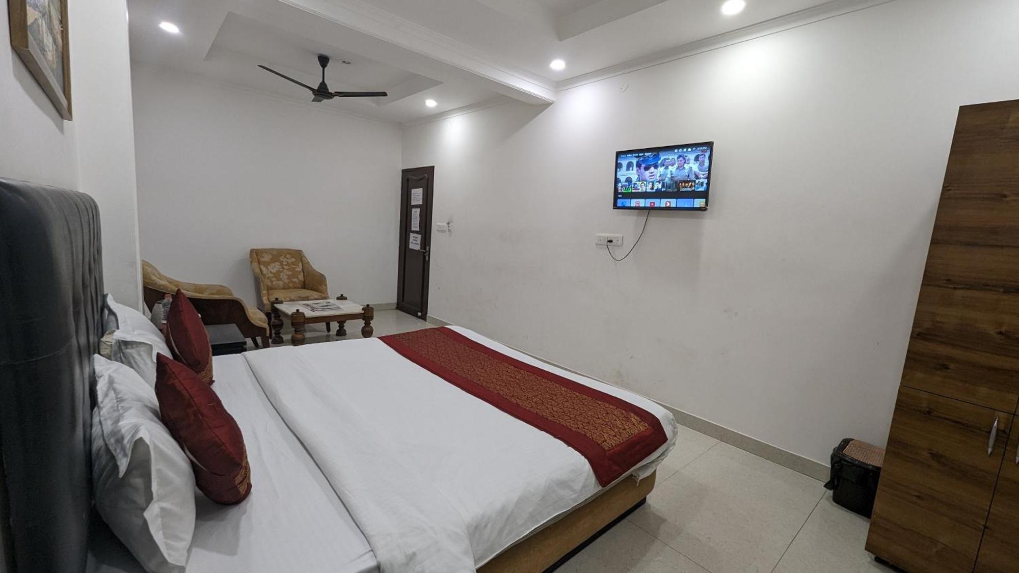 Hotel Moon Taj Near Yashobhoomi Convention Centre Delhi  Exterior foto