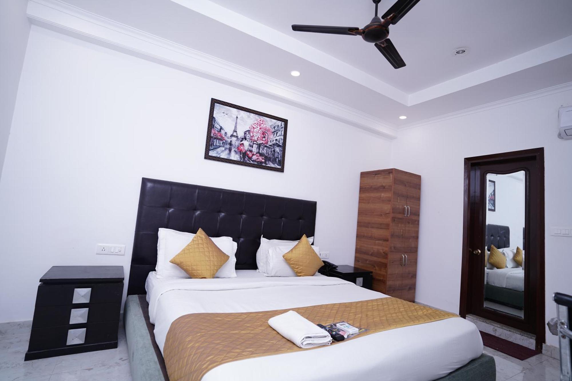 Hotel Moon Taj Near Yashobhoomi Convention Centre Delhi  Exterior foto