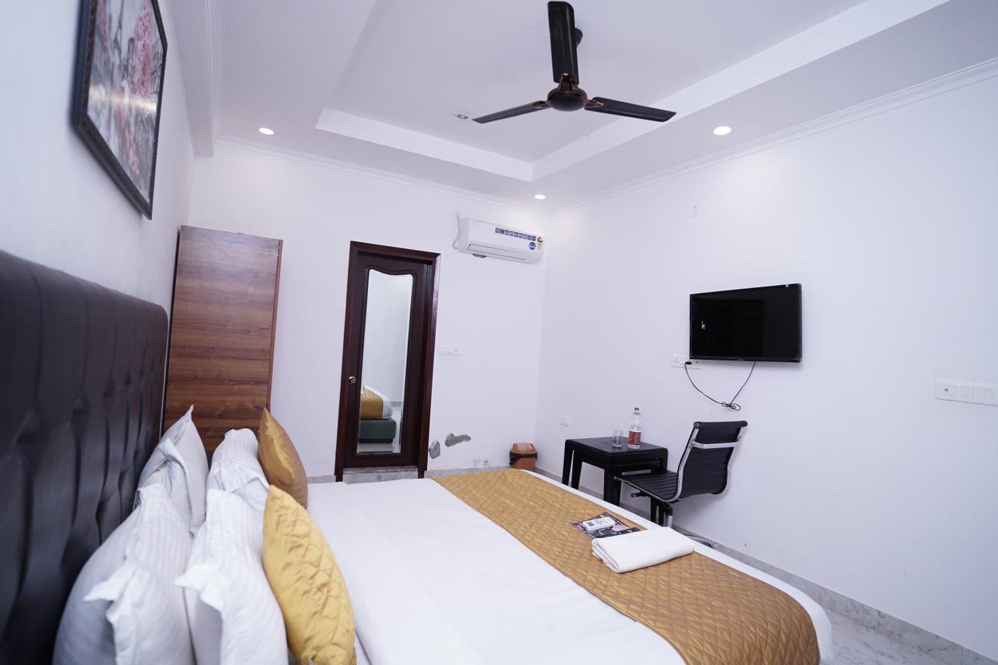 Hotel Moon Taj Near Yashobhoomi Convention Centre Delhi  Exterior foto
